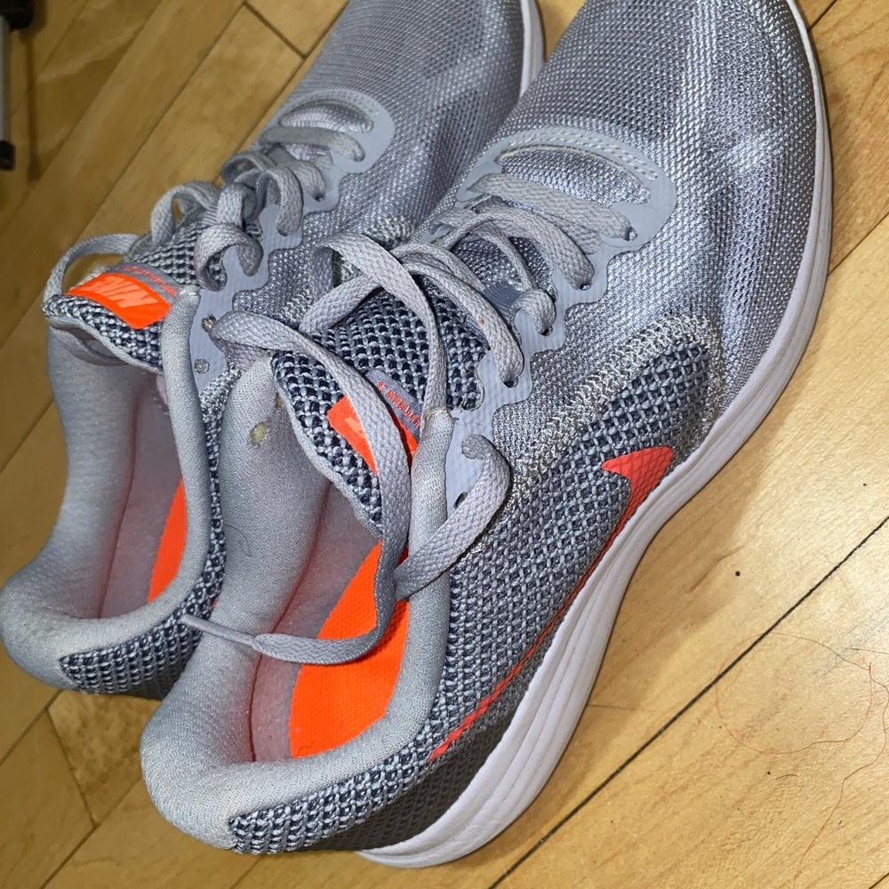 Nike Tennis Shoes